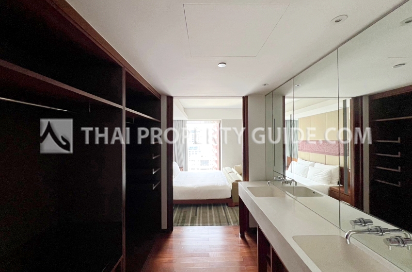 Condominium in Ploenchit : Hansar Rajdamri 
